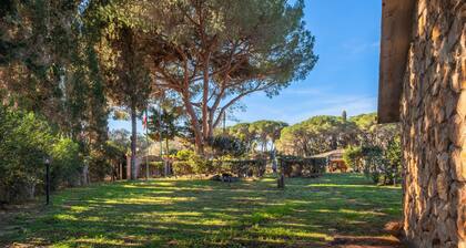 Apartment 'La Capannuccia A' with Shared Garden, Wi-Fi and Air Conditioning