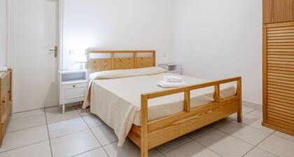 Apartment 'La Capannuccia D' with Sea View, Wi-Fi and Air Conditioning