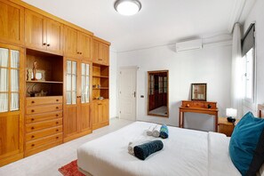 4 chambres, fer et planche à repasser, Wi-Fi gratuit, draps fournis