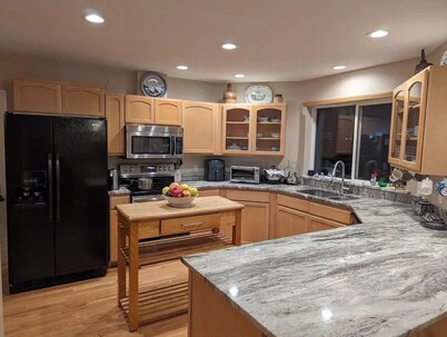 Alegria!  Five Bedroom Colonial Style Home Conveniently Located! Pet Friendly!