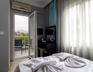 Kamar Standar | Minibar, brankas, meja kerja, dan Wi-Fi gratis