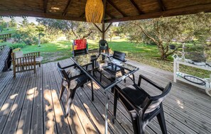 Outdoor dining - Amazing apartment in Codognan (Codognan)