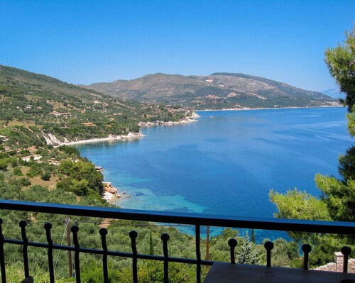 Villas Cavo Marathia - apartments, pool, panoramic views, dream location