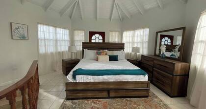 Unwind at Idyllic Escape!