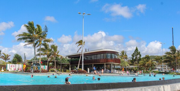 Pool - Bella Vista Yeppoon. Spectacular Ocean Views with Continental Breakfast (Taranganba)