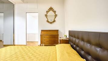 1 slaapkamer, een strijkplank/strijkijzer, gratis wifi, beddengoed