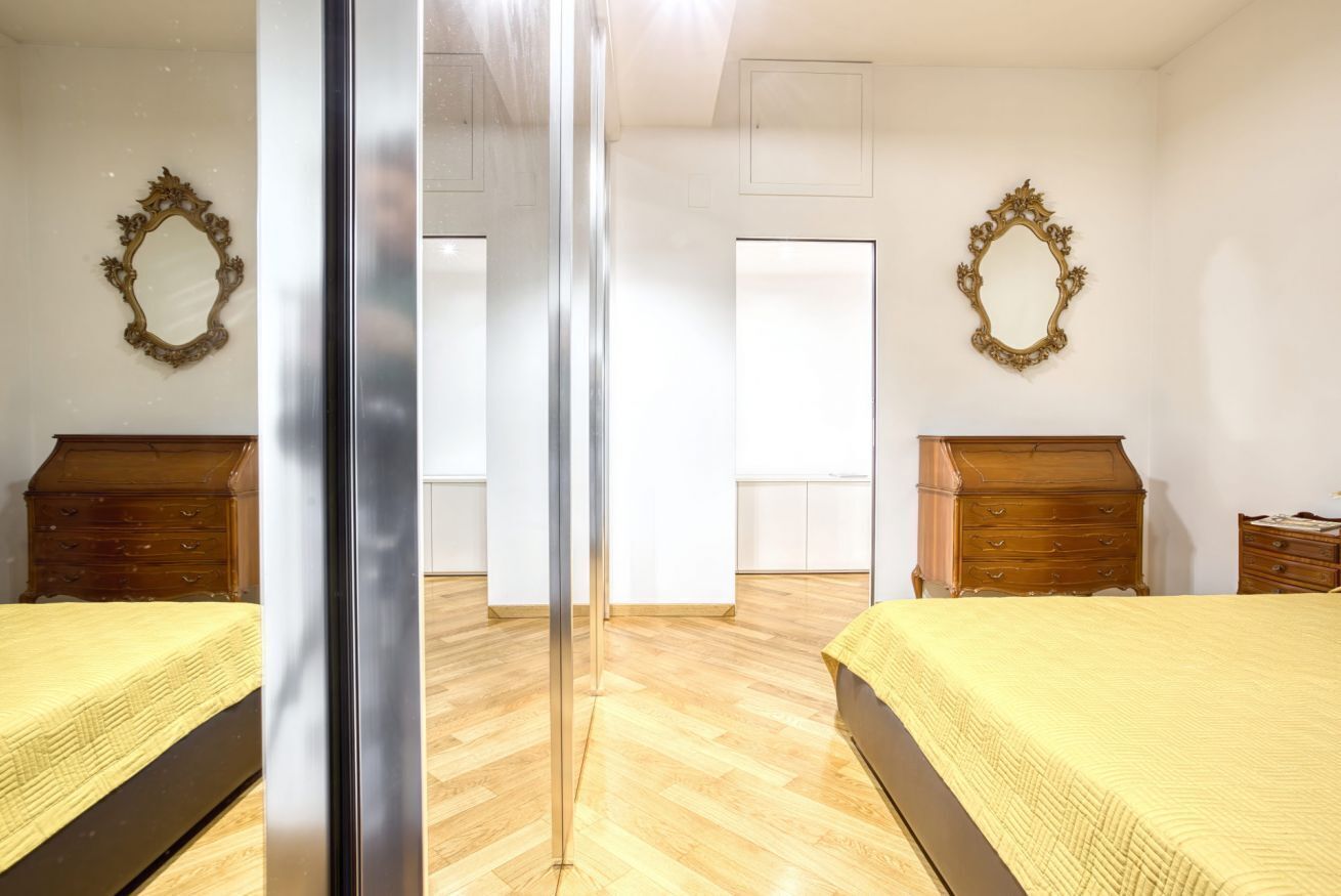 1 habitación, tabla de planchar con plancha, wifi gratis y ropa de cama 