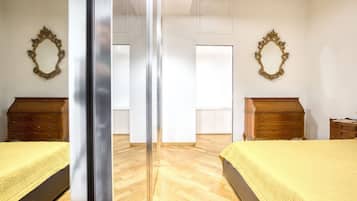 1 slaapkamer, een strijkplank/strijkijzer, gratis wifi, beddengoed