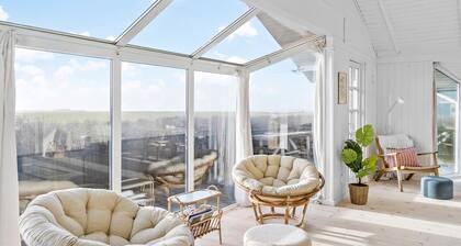 Stunning home in Løkken with WiFi