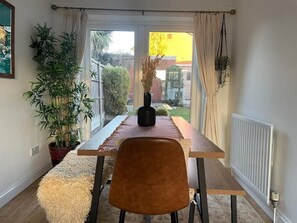 Dining - *Rare Find* Sleeps 6 NEC/BHX 10 MINS
 (Coleshill)