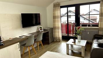 1 bedroom, in-room safe, desk, free WiFi