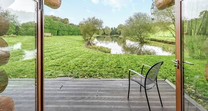 2 bedroom accommodation in Hollacombe, near Crediton