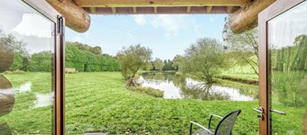 2 bedroom accommodation in Hollacombe, near Crediton