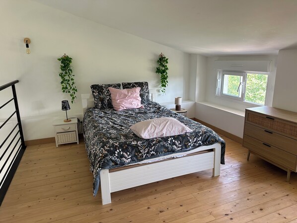 1 bedroom, desk, iron/ironing board, free WiFi