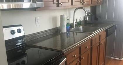 Lovely 2 bedroom apartment with free parking