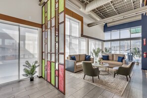 Coin salon dans le hall