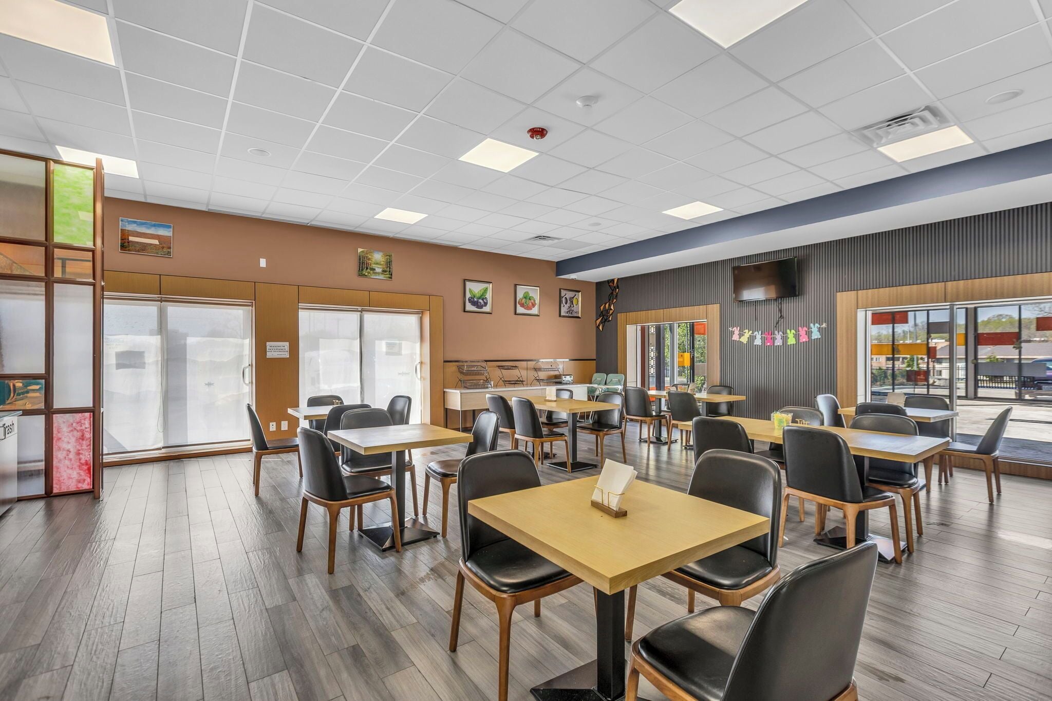 Sudah termasuk sarapan masakan setempat setiap hari