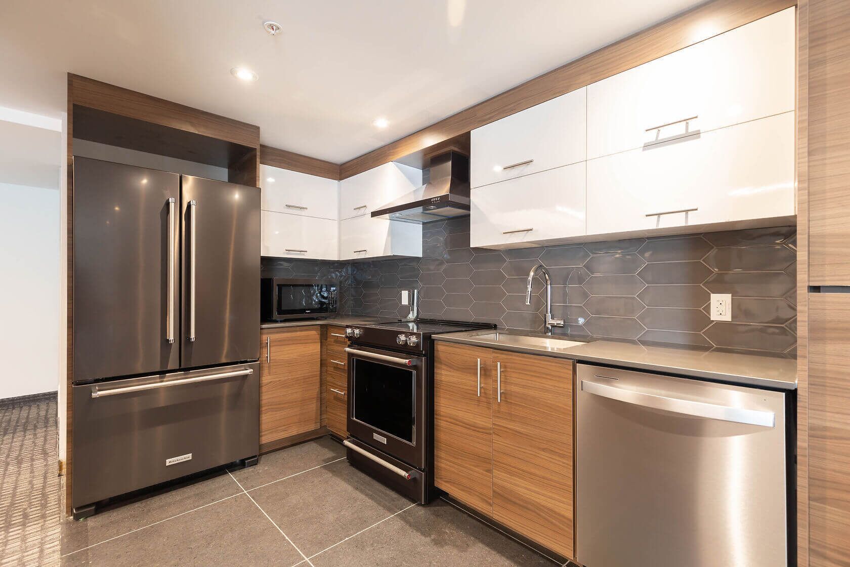 冰箱、微波炉、烤箱、炉灶