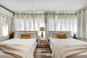 4 habitaciones, tabla de planchar con plancha y cuna de viaje
