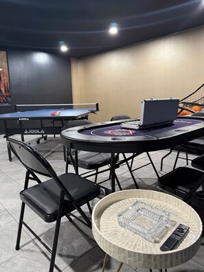 Game room - Indio Paradise: 4 bedrooms w/Resort-like Pool (Indio)