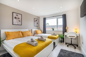 3 bedrooms, free WiFi, bed sheets - Isimi Luxurious House Newcastle (Newcastle-upon-Tyne)