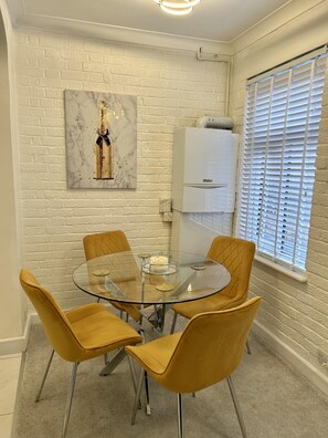 Apartment | Dining