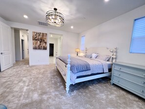 3 室のベッドルーム、アイロン / アイロン台、WiFi、ベッドシーツ