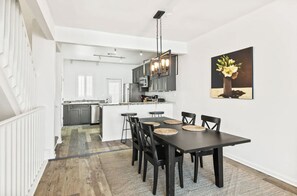Dining - 🦩Book Me Baby! One Life One Love Gulf-Front Townhome🦩 (Seagrove Beach)