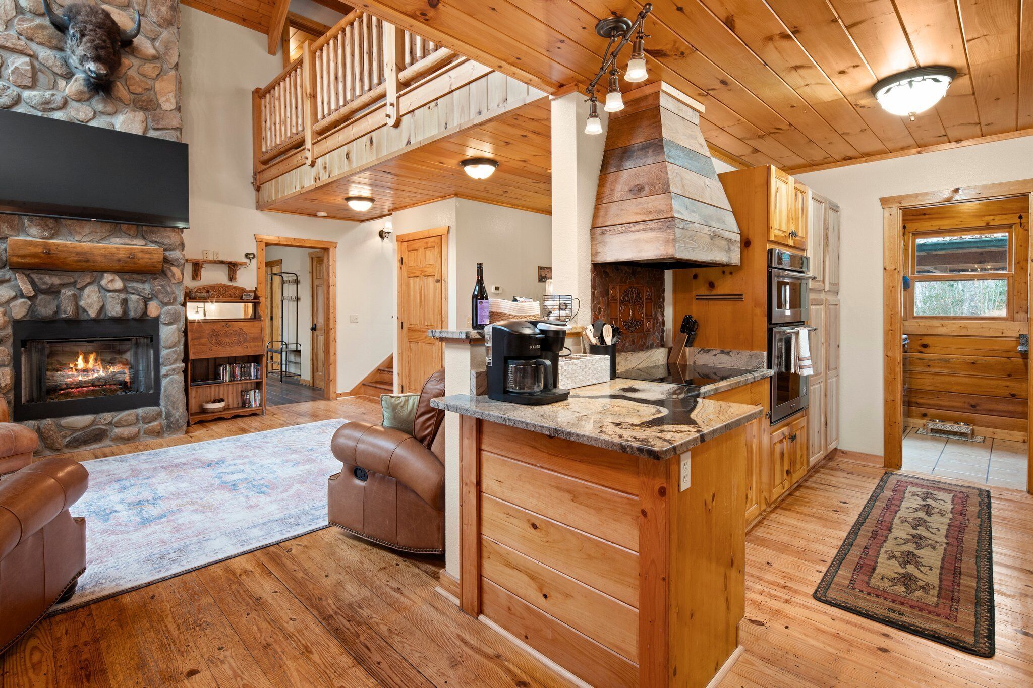 Gorgeous Cabin with stunning Views, Hot Tub, Game Room, and Stone Fireplace!