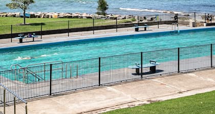 Porpoise Palace - Huskisson