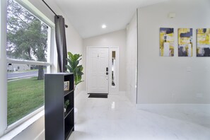 Interior - Four Seasons Vacation, Heated Pool, 3 miles to Disney (Kissimmee)