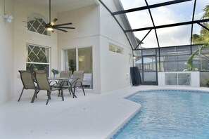 Pool - Four Seasons Vacation, Heated Pool, 3 miles to Disney (Kissimmee)