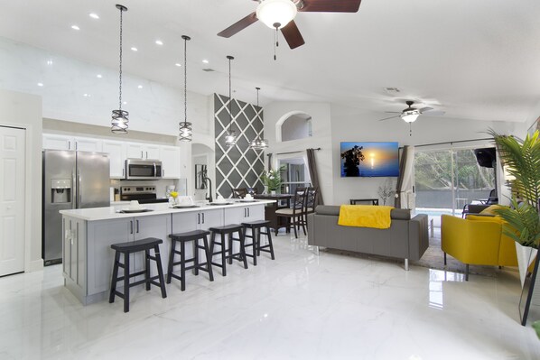 Interior - Four Seasons Vacation, Heated Pool, 3 miles to Disney (Kissimmee)