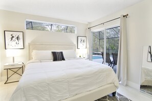 4 bedrooms, iron/ironing board, WiFi, bed sheets - Four Seasons Vacation, Heated Pool, 3 miles to Disney (Kissimmee)