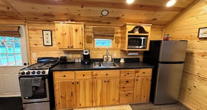 Brand New Cozy cabin in Hocking Hills.
