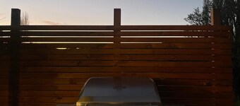 Tiny House In the Hills - 6 min from Town - Wi-Fi - Rural