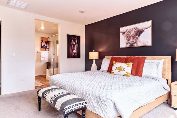 4 bedrooms, desk, iron/ironing board, travel crib