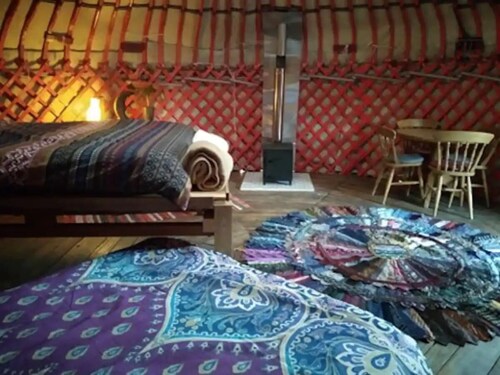 Champsac - Yurt - Sleeps 4 - Parking - Garden