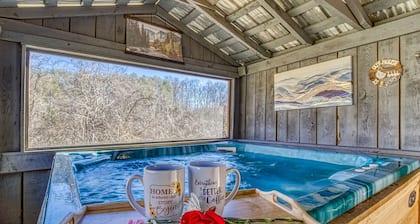 Country Cabin• Fence Area for Dogs• Hot Tub• Games