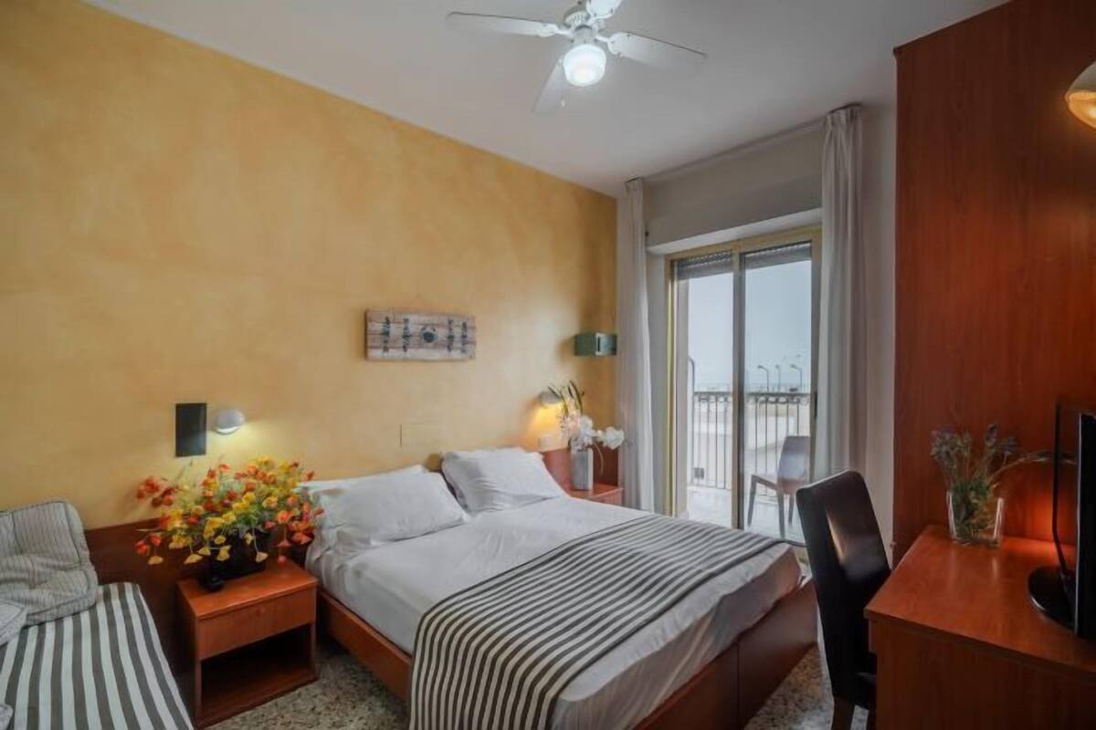 Free cribs/infant beds, free WiFi, bed sheets