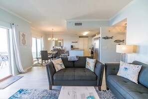 TV - ☆ SUMMER RENTAL ☆ South Harbour 2BR ~ Across from Boarwalk ~ Panoramic View (Pensacola Beach)