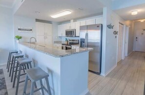 Fridge, microwave, oven, stovetop - ☆ SUMMER RENTAL ☆  South Harbour 2BR ~ Across from Boarwalk ~ Panoramic View (Pensacola Beach)