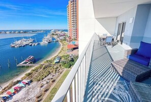Property grounds - ☆ SUMMER RENTAL ☆ South Harbour 2BR ~ Across from Boarwalk ~ Panoramic View (Pensacola Beach)