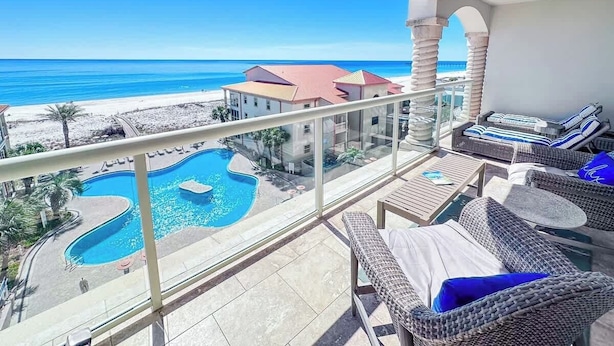 Property grounds - Beach Club 403 - 𝑺𝒂𝒍𝒕𝒚 𝑺𝒌𝒚𝒍𝒊𝒏𝒆 (Pensacola Beach)