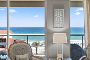 Interior - Beach Club 403 - 𝑺𝒂𝒍𝒕𝒚 𝑺𝒌𝒚𝒍𝒊𝒏𝒆 (Pensacola Beach)