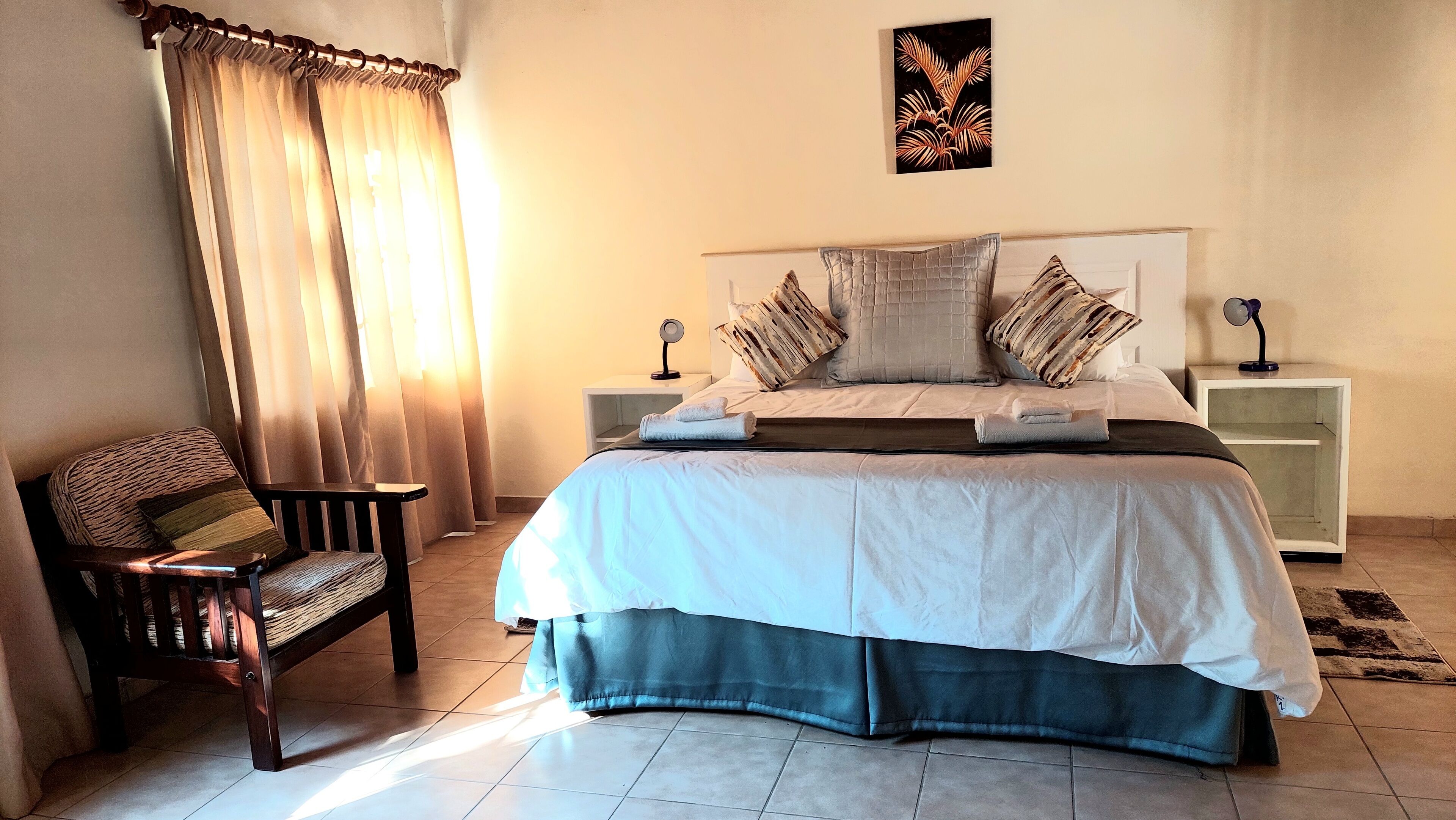 6 bedrooms, in-room safe, desk, iron/ironing board