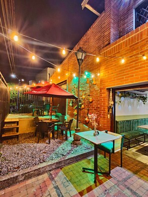 Front of property - Lady Mom Hostal (Medellín)