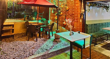 Lady Mom Hostal