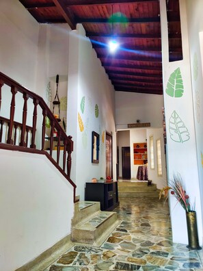 Hallway - Lady Mom Hostal (Medellín)