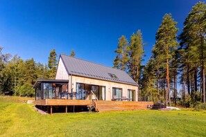 Exterior - Villa Pickala - Design - Seafront - Hot tub (Siuntio)